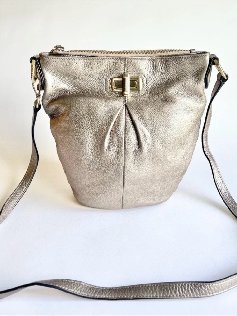 B. Makowsky Silver Gold Genuine Leather Shoulder Crossbody Bag.